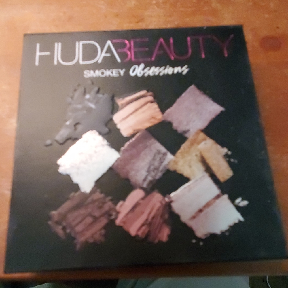 HUDA smokey obsessions